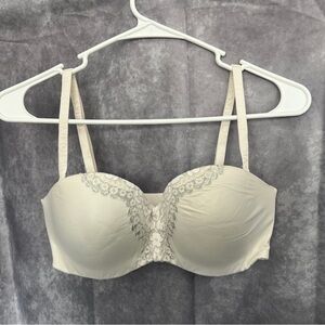 Victorias Secret Body by Victoria white bra